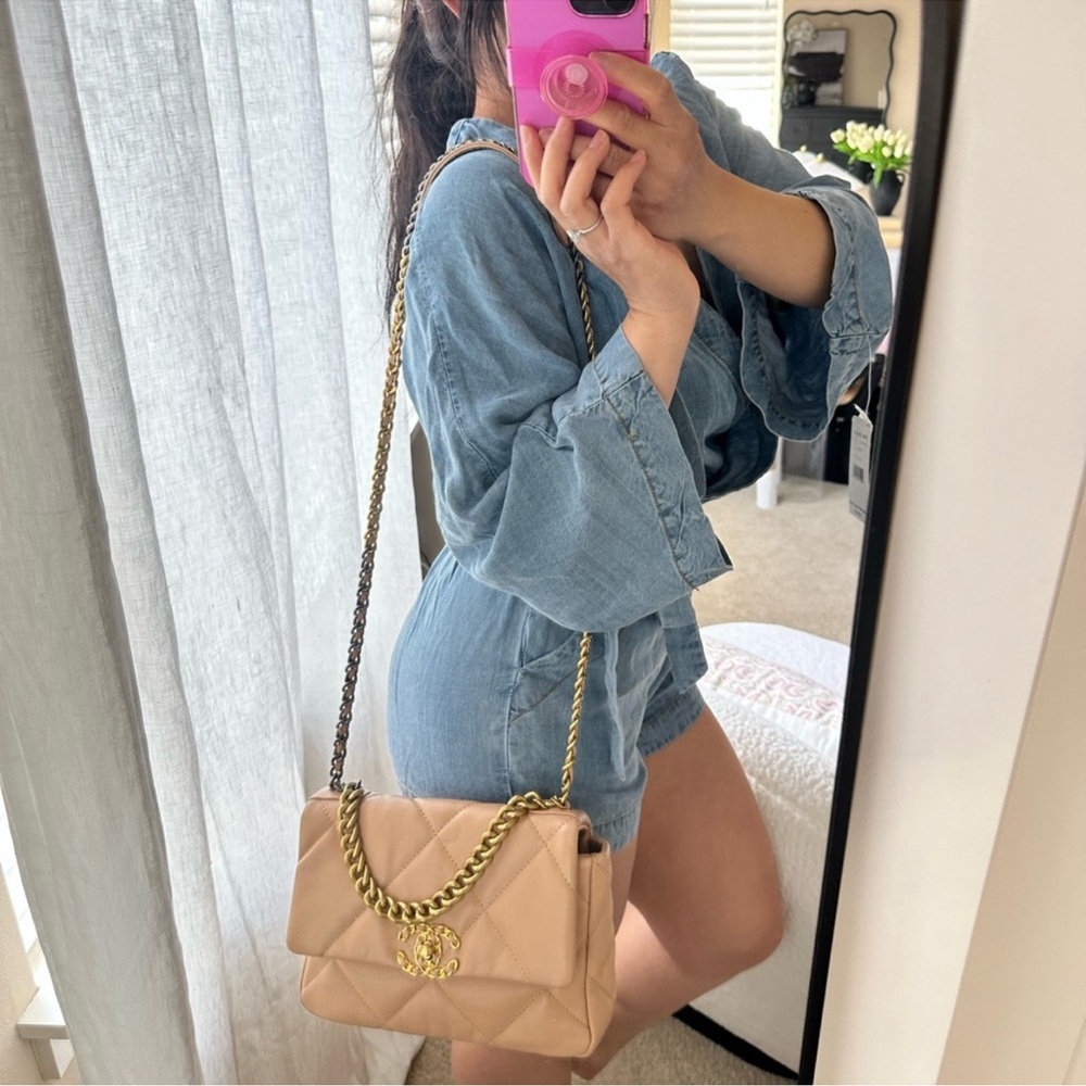 Chanel Quilted Lambskin Chain Flap Crossbody Bag in Beige - Picture 5 of 5